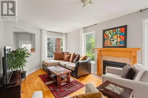 113 Carwood Circle Ottawa ON K1K 4V5