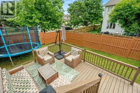 113 Carwood Circle Ottawa ON K1K 4V5