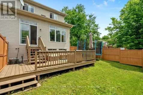 113 Carwood Circle Ottawa ON K1K 4V5