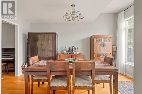 113 Carwood Circle Ottawa ON K1K 4V5