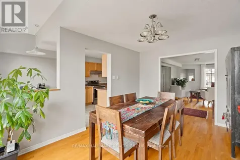 113 Carwood Circle Ottawa ON K1K 4V5