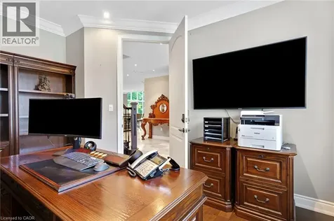 258 Edgewater Crescent Kitchener ON N2A 4M2