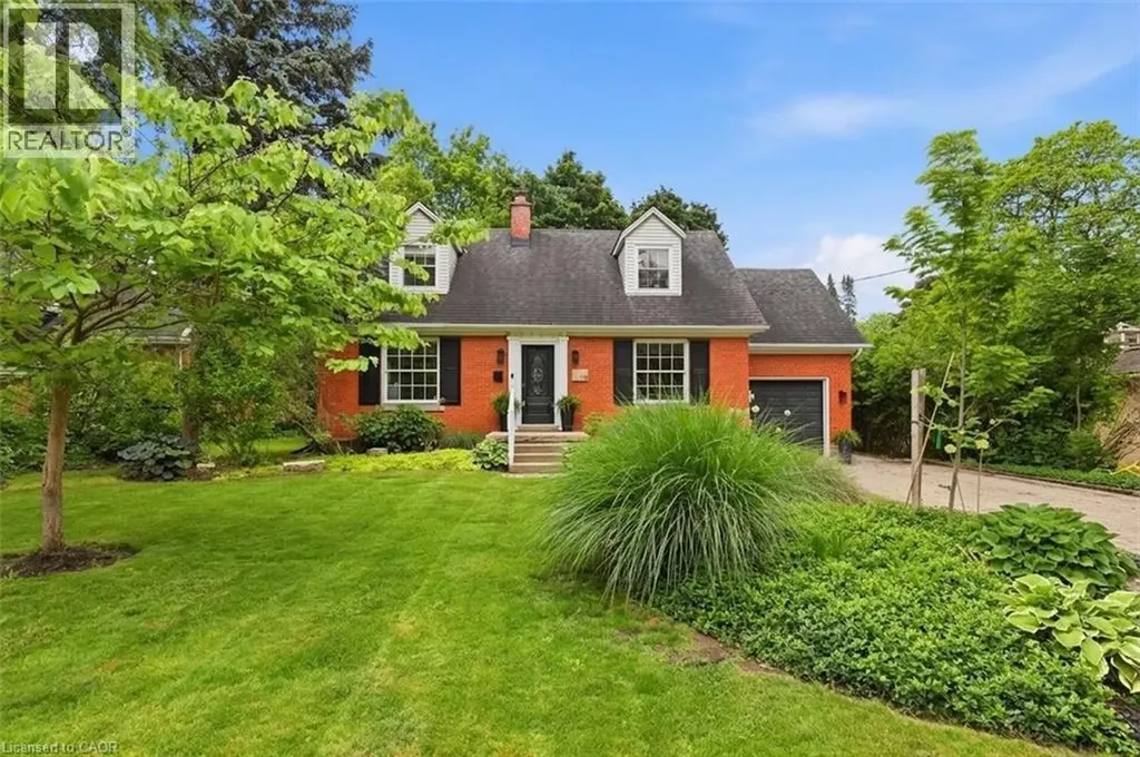 115 Roslin Avenue South Waterloo ON N2L 2H3
