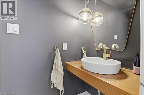 115 Roslin Avenue South Waterloo ON N2L 2H3