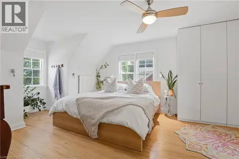 115 Roslin Avenue South Waterloo ON N2L 2H3