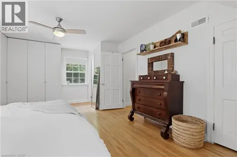 115 Roslin Avenue South Waterloo ON N2L 2H3