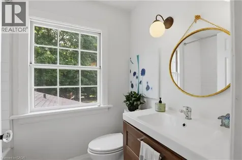 115 Roslin Avenue South Waterloo ON N2L 2H3