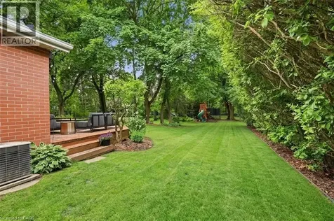 115 Roslin Avenue South Waterloo ON N2L 2H3