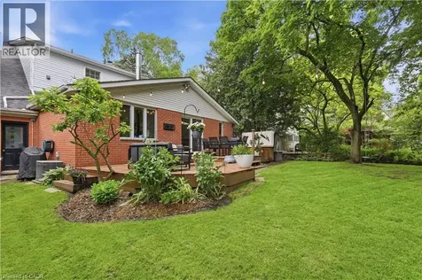115 Roslin Avenue South Waterloo ON N2L 2H3