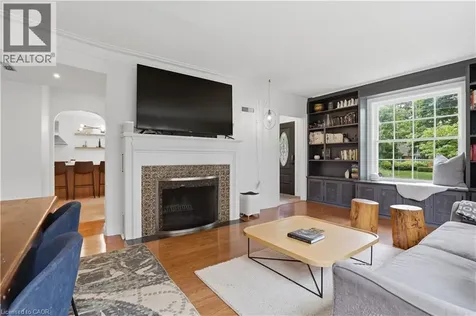 115 Roslin Avenue South Waterloo ON N2L 2H3