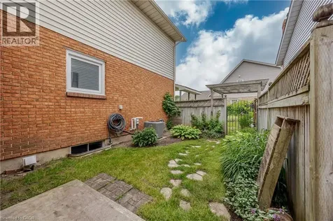 7543 Merritt Avenue Niagara Falls ON L2G 5C3