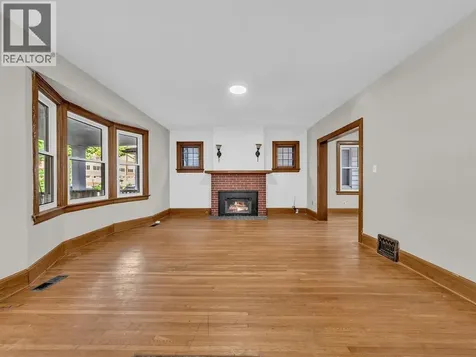 485 Mcewan Avenue Windsor ON N9B 2E7