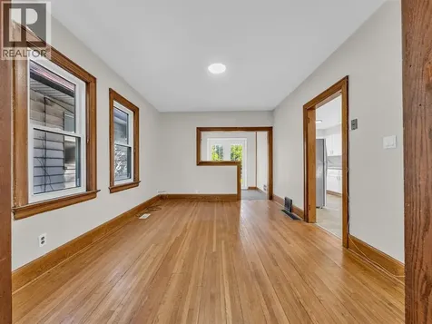 485 Mcewan Avenue Windsor ON N9B 2E7