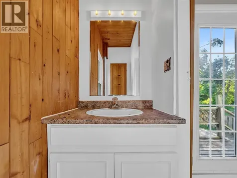 485 Mcewan Avenue Windsor ON N9B 2E7