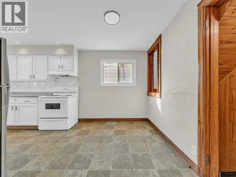 485 Mcewan Avenue Windsor ON N9B 2E7
