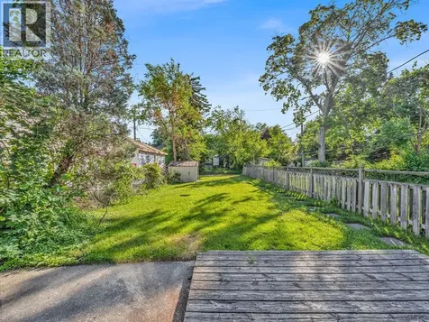 485 Mcewan Avenue Windsor ON N9B 2E7