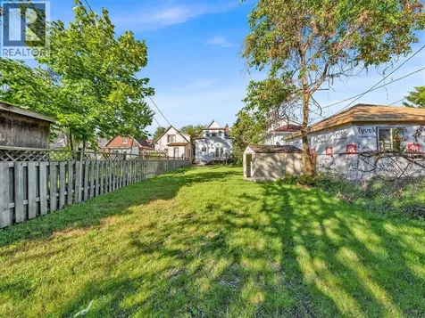 485 Mcewan Avenue Windsor ON N9B 2E7