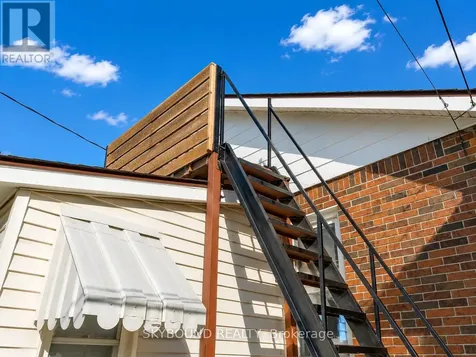 1723 Langlois Avenue Windsor ON N8X 4M4