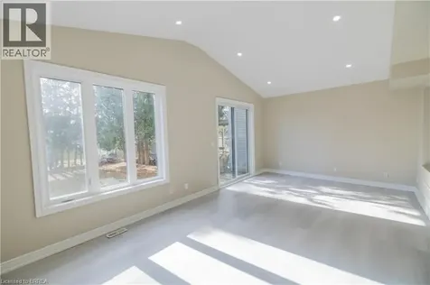 72 Balfour Street Brantford ON N3T 1J7