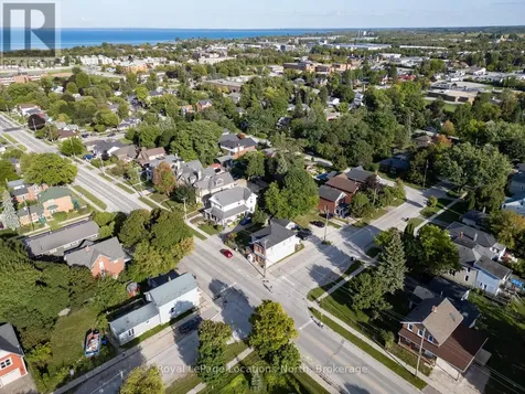 256 Ontario Street Collingwood ON L9Y 1M9