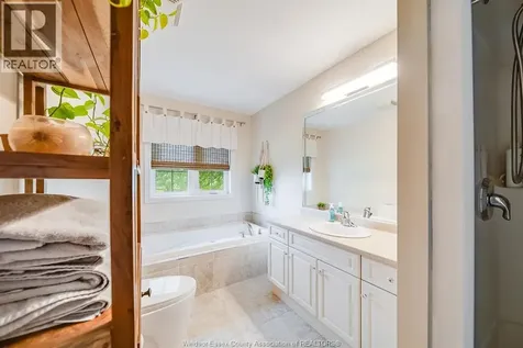 205 Whisper Creek Circle Tecumseh ON N9K 1G3