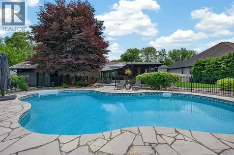 421 Arlington Tecumseh ON N8N 2K1