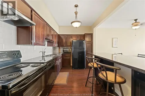 3663 Riverside Drive Windsor ON N8Y 4V3