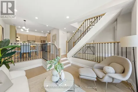35 Beechwood Drive Toronto (broadview North) ON M4K 3H7