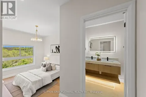 35 Beechwood Drive Toronto (broadview North) ON M4K 3H7