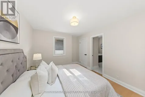 35 Beechwood Drive Toronto (broadview North) ON M4K 3H7