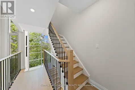 35 Beechwood Drive Toronto (broadview North) ON M4K 3H7