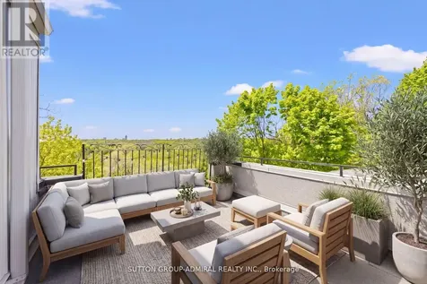 35 Beechwood Drive Toronto (broadview North) ON M4K 3H7