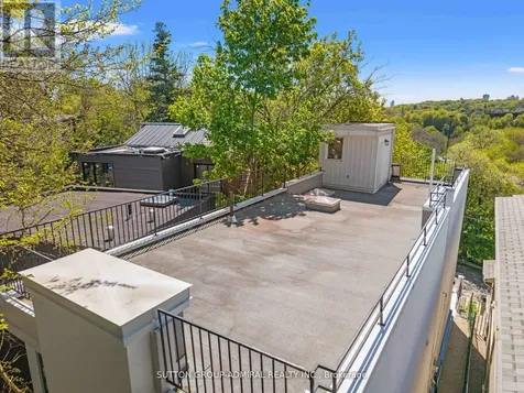 35 Beechwood Drive Toronto (broadview North) ON M4K 3H7