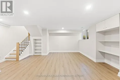 35 Beechwood Drive Toronto (broadview North) ON M4K 3H7