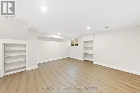 35 Beechwood Drive Toronto (broadview North) ON M4K 3H7
