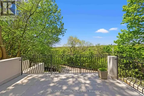 35 Beechwood Drive Toronto (broadview North) ON M4K 3H7