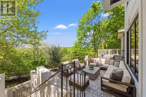 35 Beechwood Drive Toronto (broadview North) ON M4K 3H7