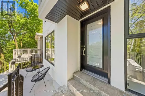 35 Beechwood Drive Toronto (broadview North) ON M4K 3H7