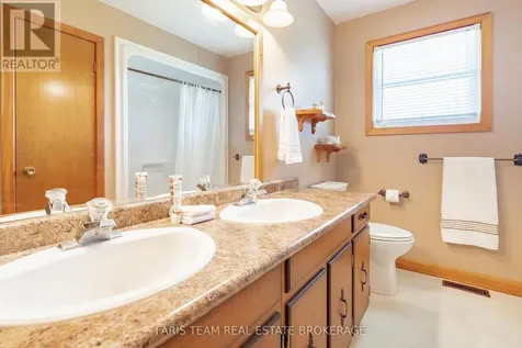 2966 George Johnston Road Springwater ON L9X 1T8