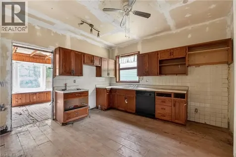 28 Cambridge Avenue Hamilton ON L8H 1T5