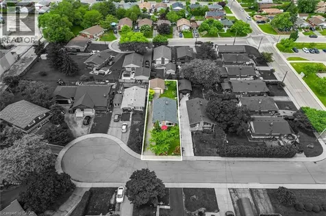 10 Helga Court Hamilton ON L8V 3K2