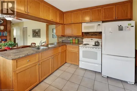 10 Helga Court Hamilton ON L8V 3K2