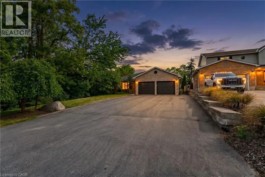 907 Doon Village Road Kitchener ON N2P 1A1