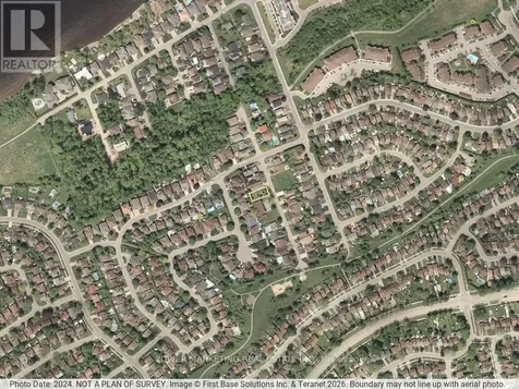924 Beauchamp Avenue Ottawa ON K1C 3A8