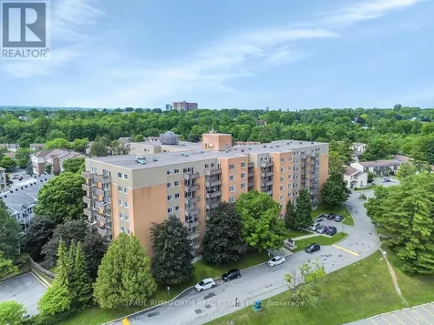 1599 Lassiter Terrace Ottawa ON K1J 8R6