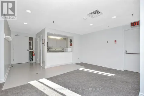 1599 Lassiter Terrace Ottawa ON K1J 8R6