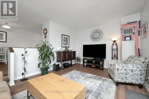 1599 Lassiter Terrace Ottawa ON K1J 8R6