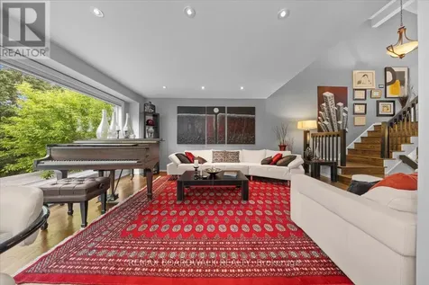 24 Hackett Street Ottawa ON K1V 0P7