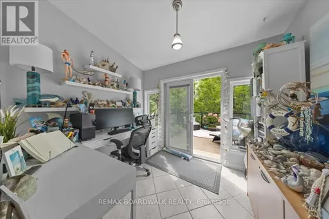 24 Hackett Street Ottawa ON K1V 0P7