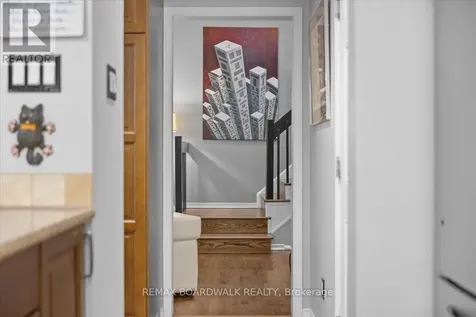 24 Hackett Street Ottawa ON K1V 0P7